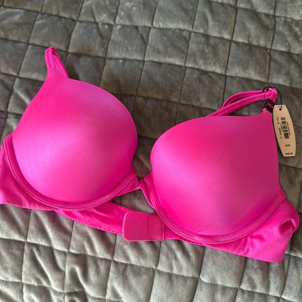 Victoria’s Secret NWT Very Sexy Push Up Bra 💞🎁